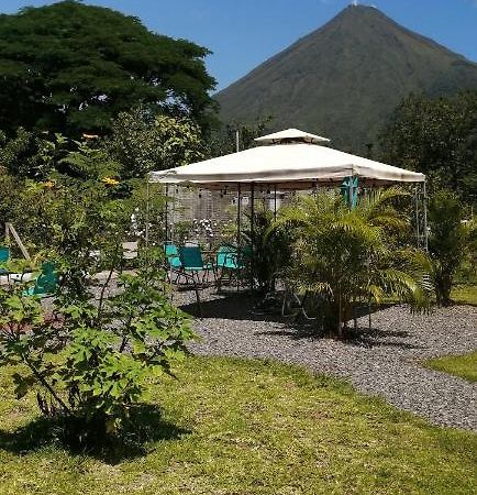 Chongos Place Hotel La Fortuna Exterior photo