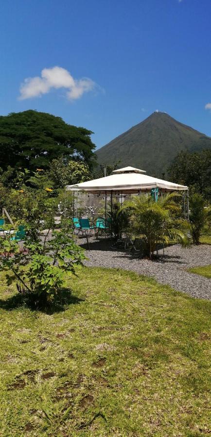 Chongos Place Hotel La Fortuna Exterior photo