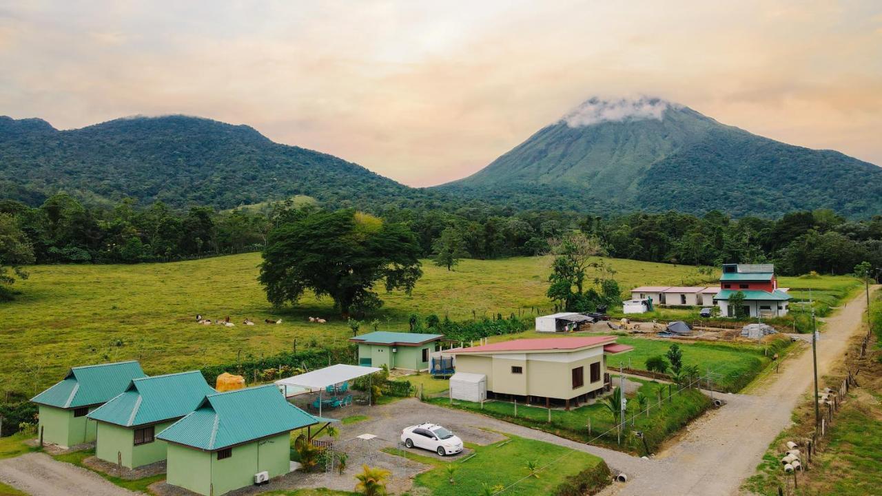 Chongos Place Hotel La Fortuna Exterior photo